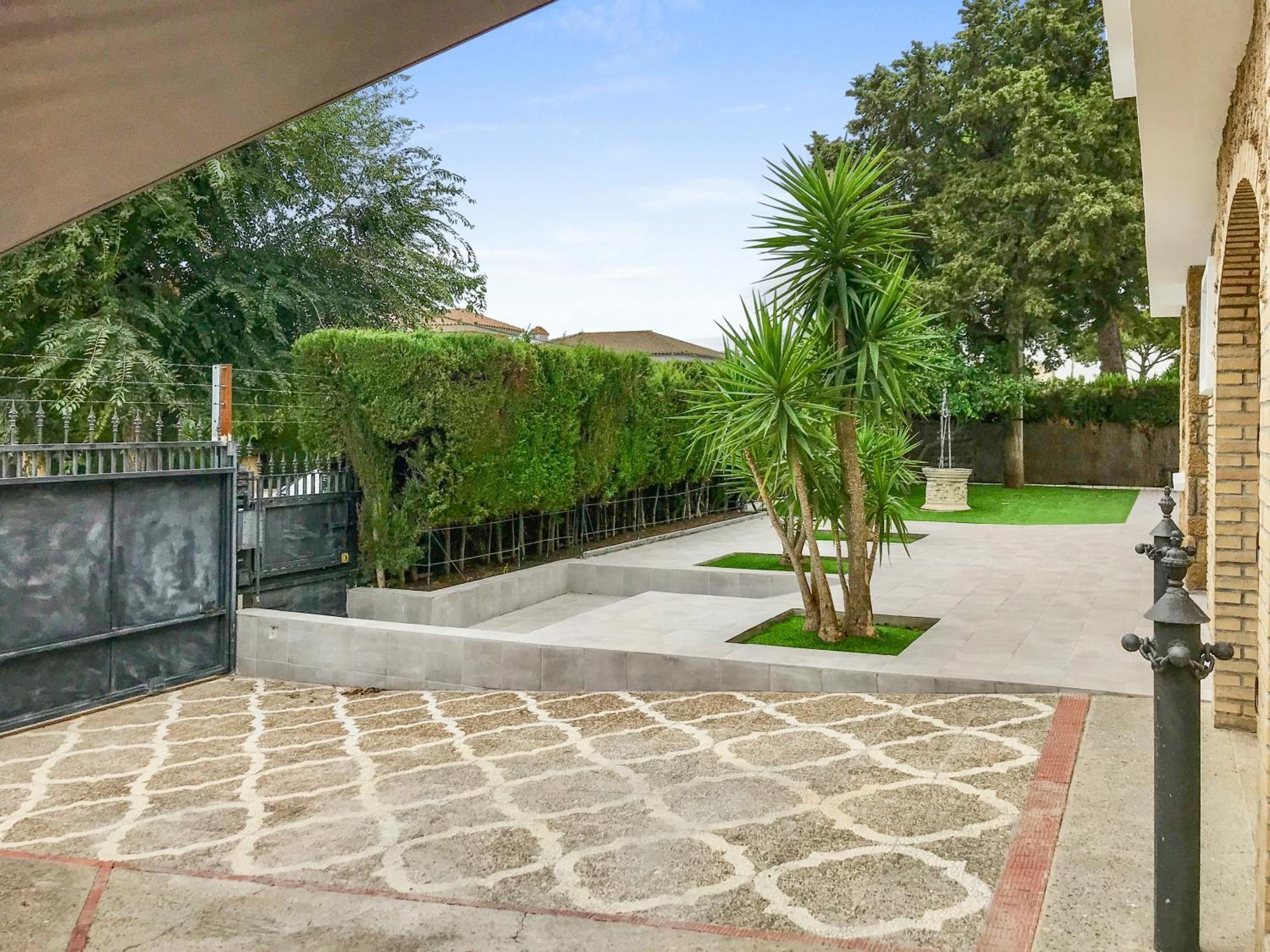 Villa Alamos Jerez I Piscina Salada Climatizada I Bbq I Jardines I 850M2 Херес-де-ла-Фронтера Экстерьер фото
